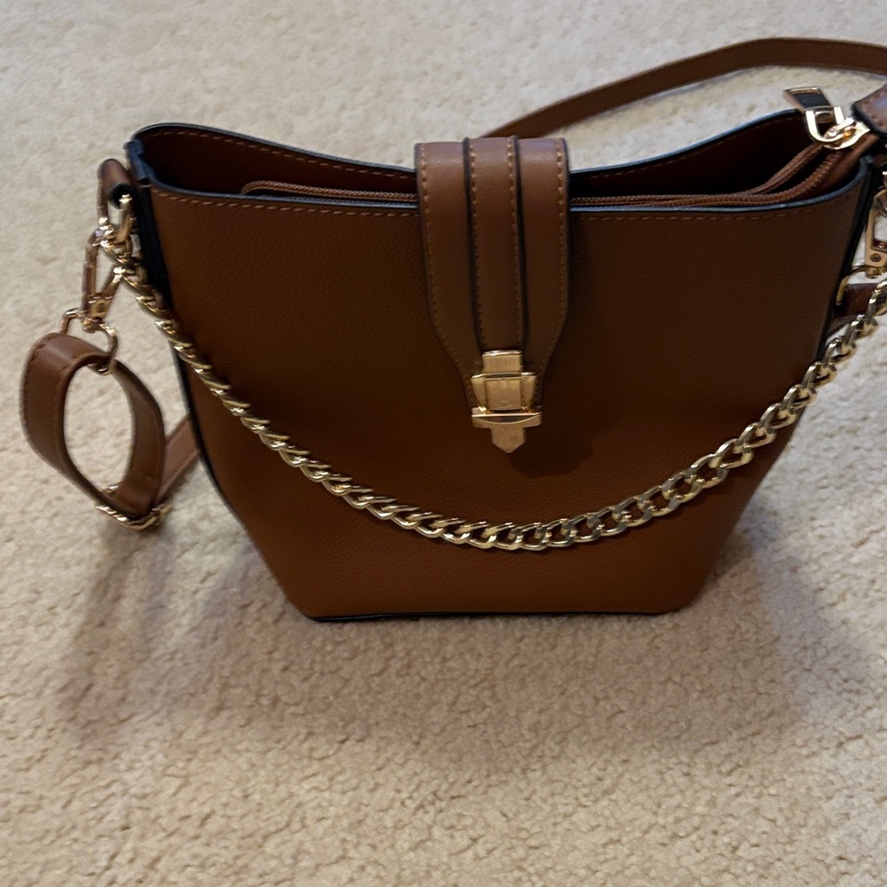 Elegant Brown Leather Shoulder Bag